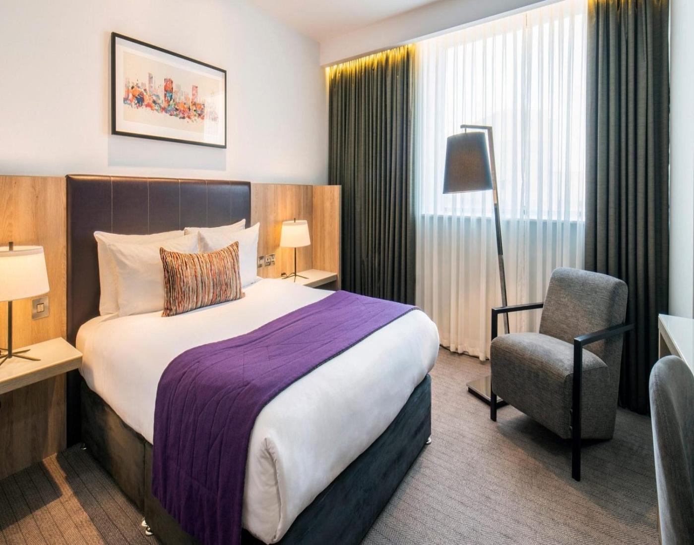 Linda International Near Delhi Airport-gross Group Hotel